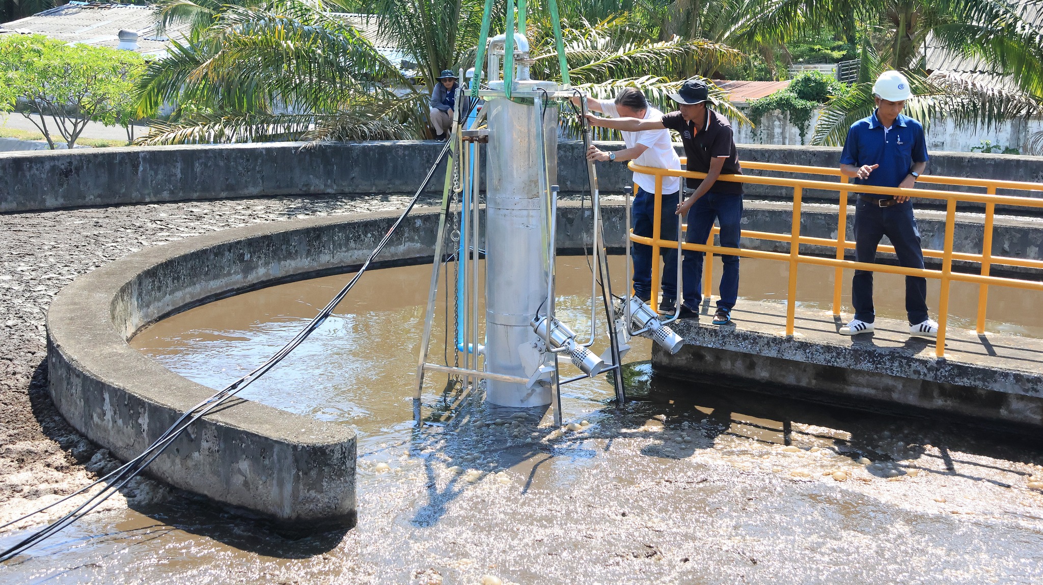 นายกฯแตน ร่วมสังเกตการณ์ดำเนินการติดตั้งทดสอบเครื่องเติมอากาศ แบบประหยัดพลังงานสำหรับบำบัดน้ำเสีย
